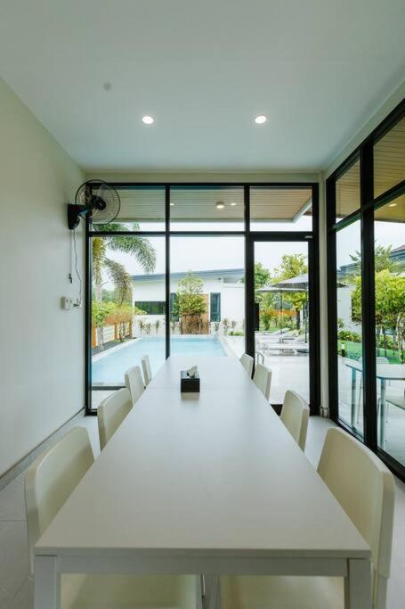 Cheeva Pool Villa Khao Lak Exterior foto