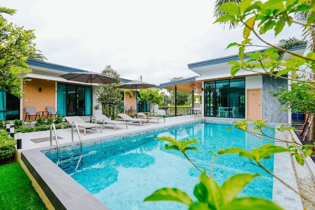 Cheeva Pool Villa Khao Lak Exterior foto